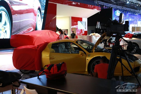 法拉利458敞篷版