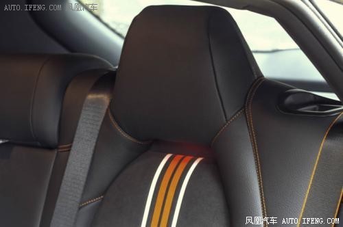 奔驰CLA 45 AMG OrangeArt版