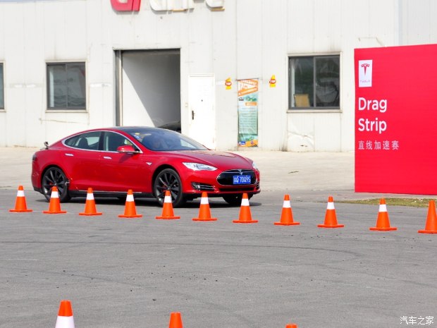 特斯拉MODEL S P85D