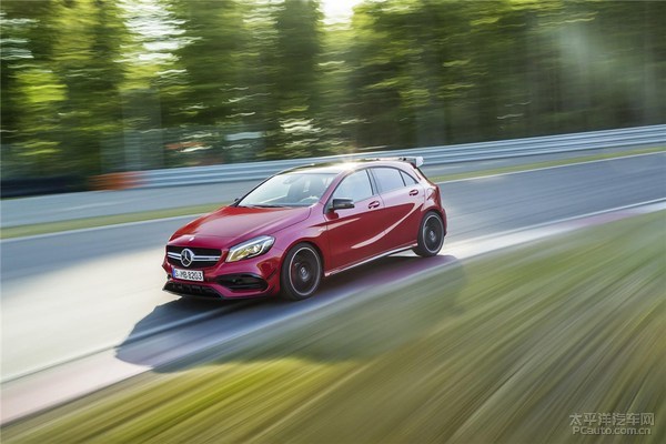 新款奔驰A45 AMG