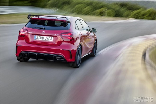 新款奔驰A45 AMG