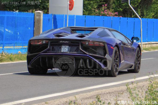 兰博基尼Aventador SV