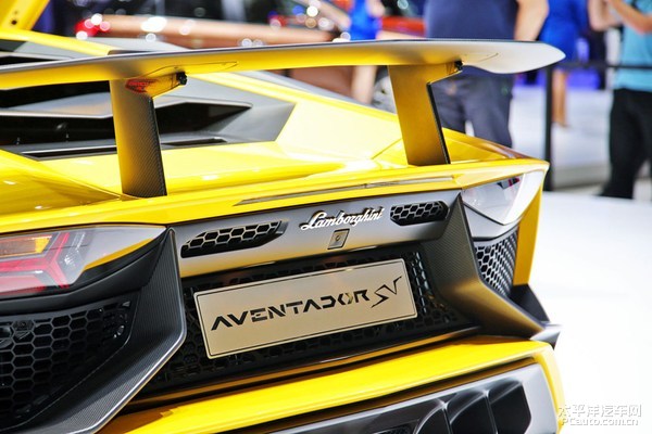 兰博基尼Aventador SV