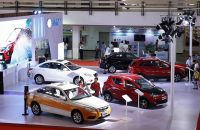 北京新能源車展成主流 十萬人觀展
