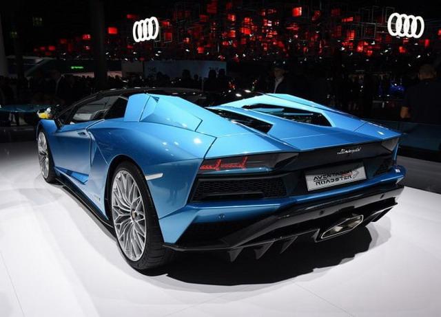 Aventador S敞篷版 装备可拆卸碳纤维敞篷