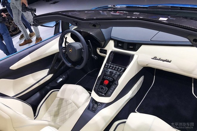 Aventador S敞篷版将于11月16日国内首发