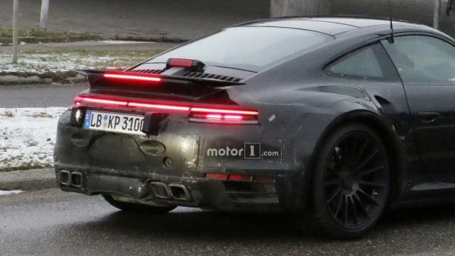 全新保时捷911 Turbo测试谍照