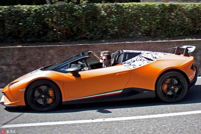 Huracan Performante敞篷版 为赛道而生