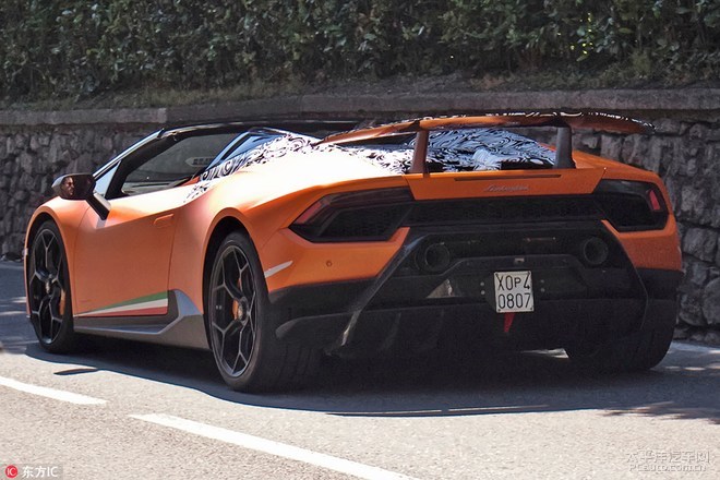 Huracan Performante敞篷版 为赛道而生