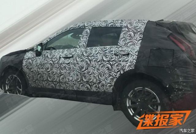 曝凯迪拉克XT4国内谍照 采用全新平台打造