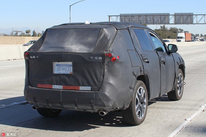 丰田新一代RAV4谍照 或参FT-AC设计语言