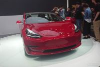 特斯拉Model 3 P80D 最高时速250km/h