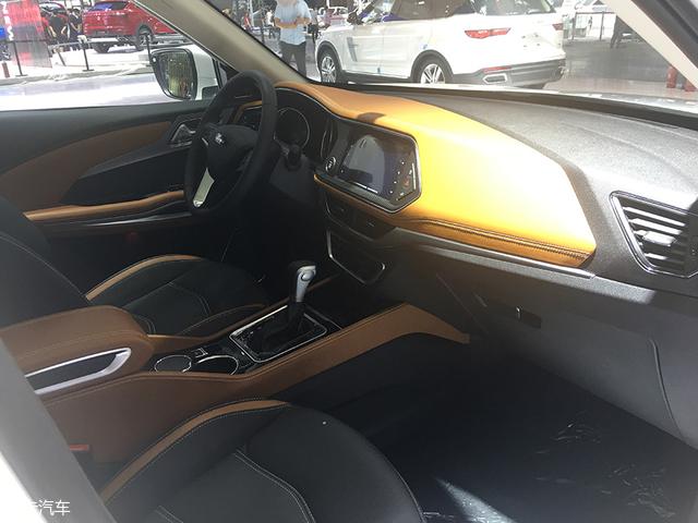 众泰T300 1.5L CVT车型上市 售6.98万起