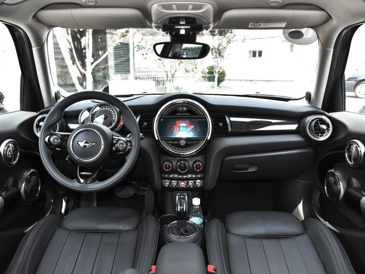 MINI MINI 2018款 1.5T COOPER 艺术家 五门版