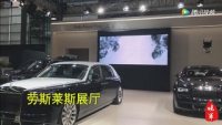 2018深圳車展一大波豪車美女云集，價值28萬的摩托車