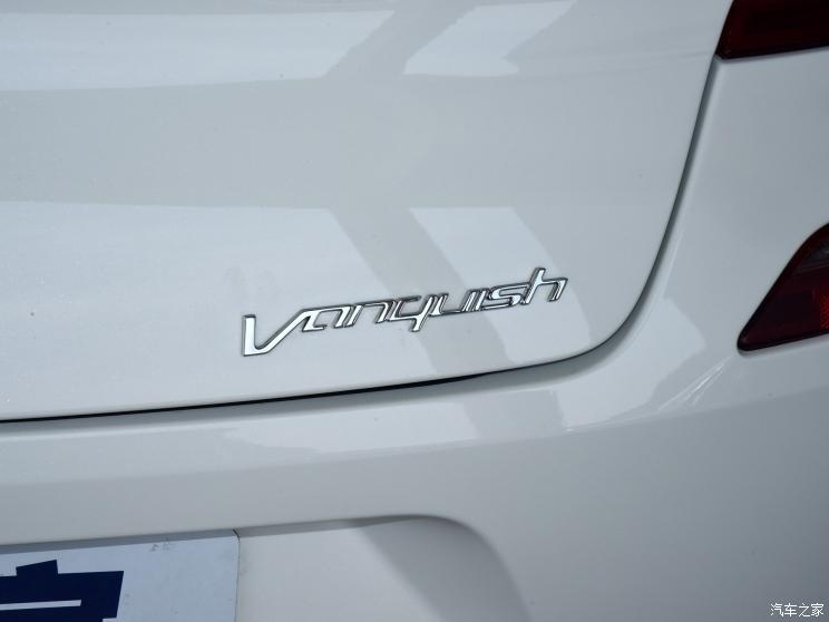 阿斯顿·马丁 Vanquish 2016款 Carbon White