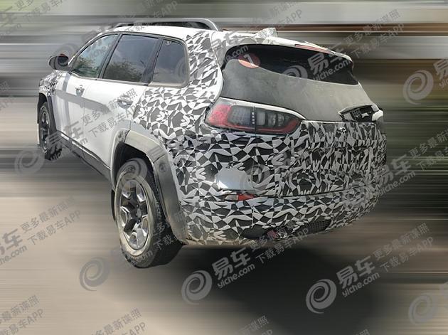 国产新款Jeep自由光谍照
