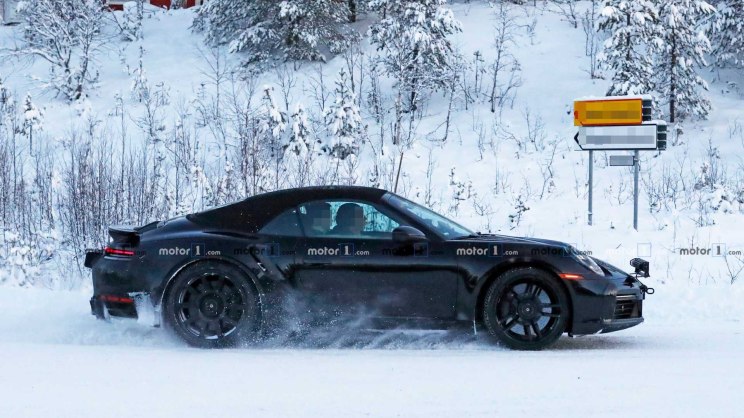 全新保时捷911 Turbo S敞篷版谍照