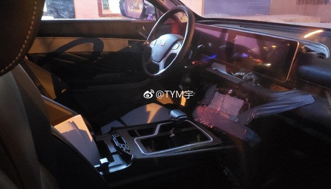 奔腾全新中大型SUV路试谍照曝光 代号D058