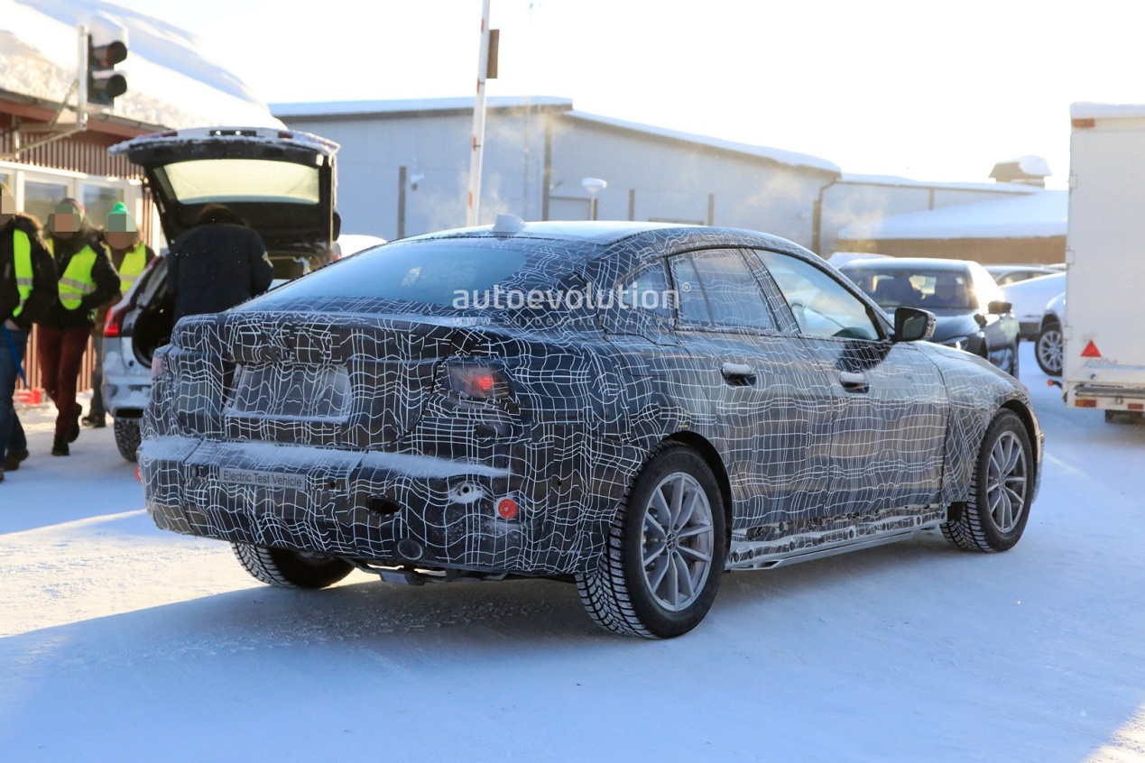BMW i4最新谍照
