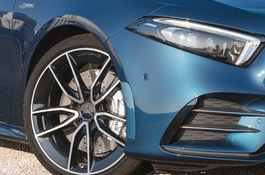 梅赛德斯-AMG A35三厢版官图