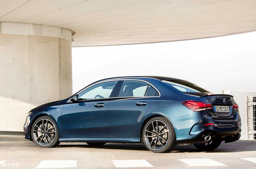 梅赛德斯-AMG A35三厢版官图