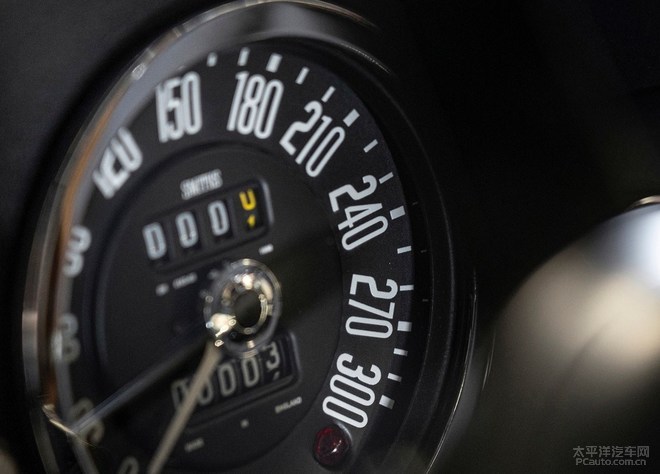 阿斯顿马丁DB4 GT Zagato 首次亮相法国