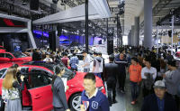 南寧痛車展明日開幕 買車嗎？現(xiàn)金直降14萬的那種！