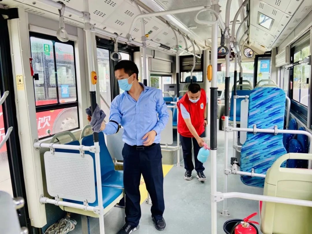 郑州考生免费乘坐地铁公交