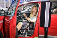 你敢信？！華中車展驚現(xiàn)10克拉鴿子蛋，買車還能抽鉆石