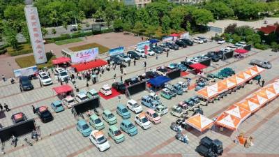 漯河市第十八屆春季專業(yè)汽車文化展在市會(huì)展中心開幕