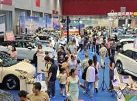 國慶假期第一天，江門十一國際車展人氣爆棚！