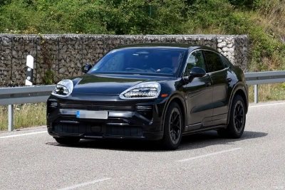 全新保时捷Cayenne Coupe EV谍照曝光，电动轿跑SUV即将登场